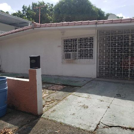 Figueroa Guest Rooms In Country Club San Juan Buitenkant foto